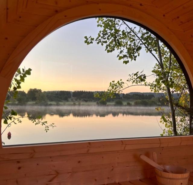 'Swan' Lakeview Lodge Bishampton Luaran gambar