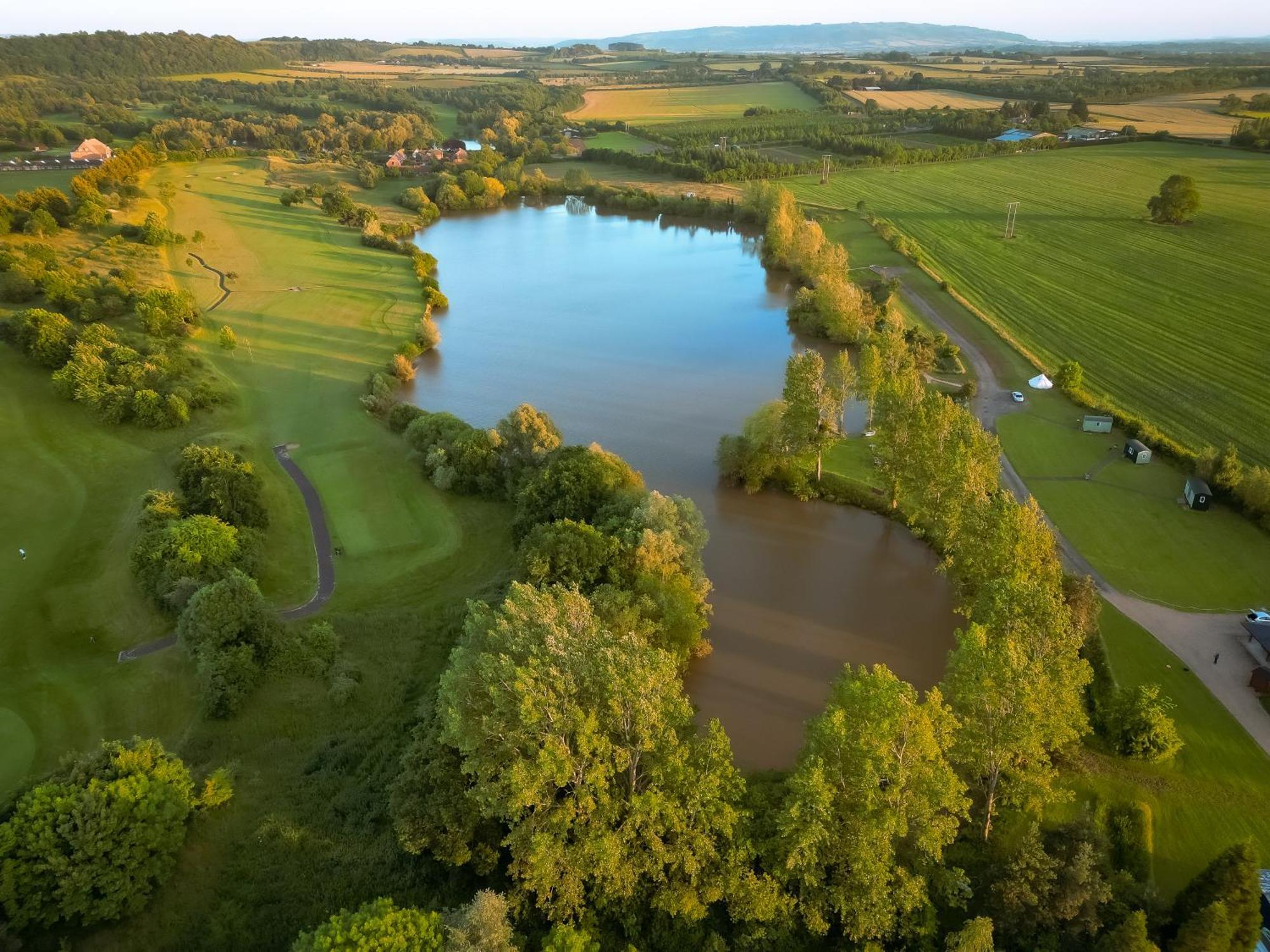 'Swan' Lakeview Lodge Bishampton Luaran gambar