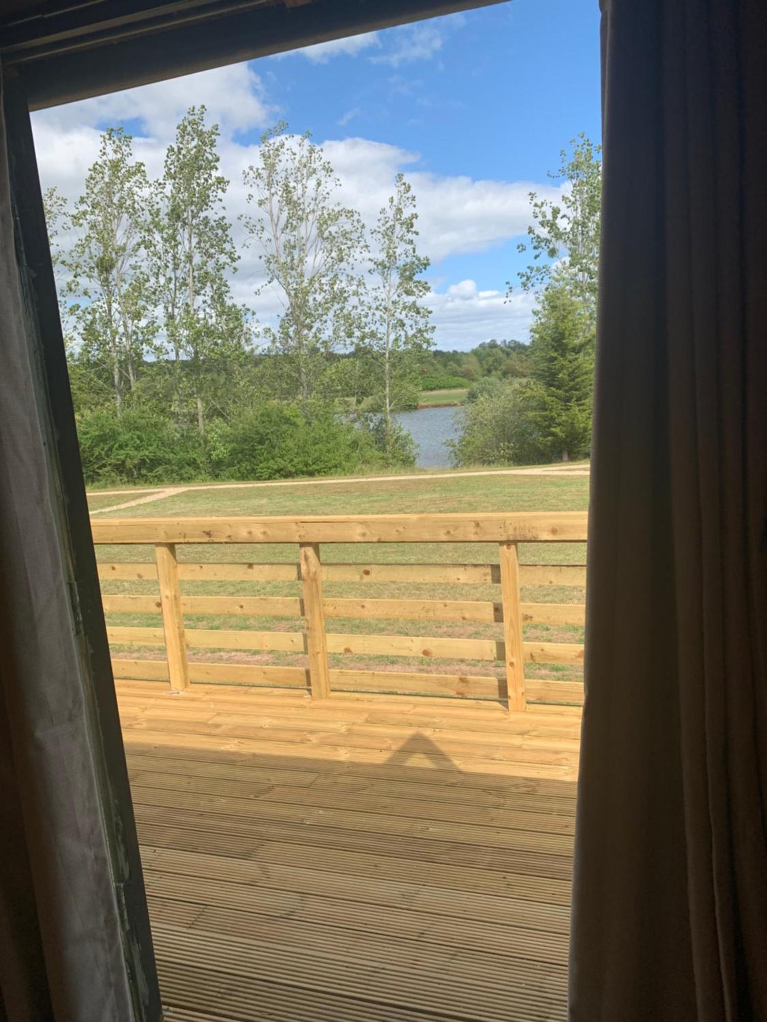 'Swan' Lakeview Lodge Bishampton Luaran gambar