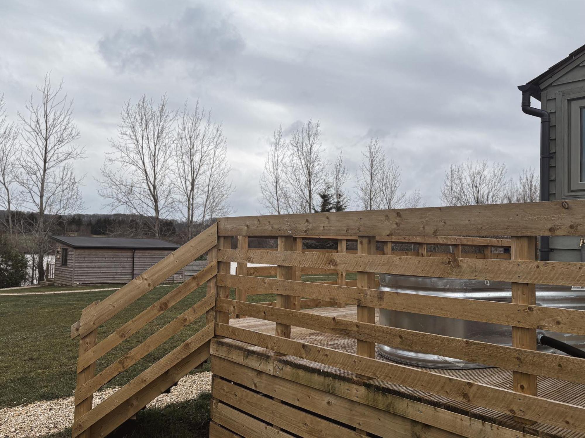 'Swan' Lakeview Lodge Bishampton Luaran gambar